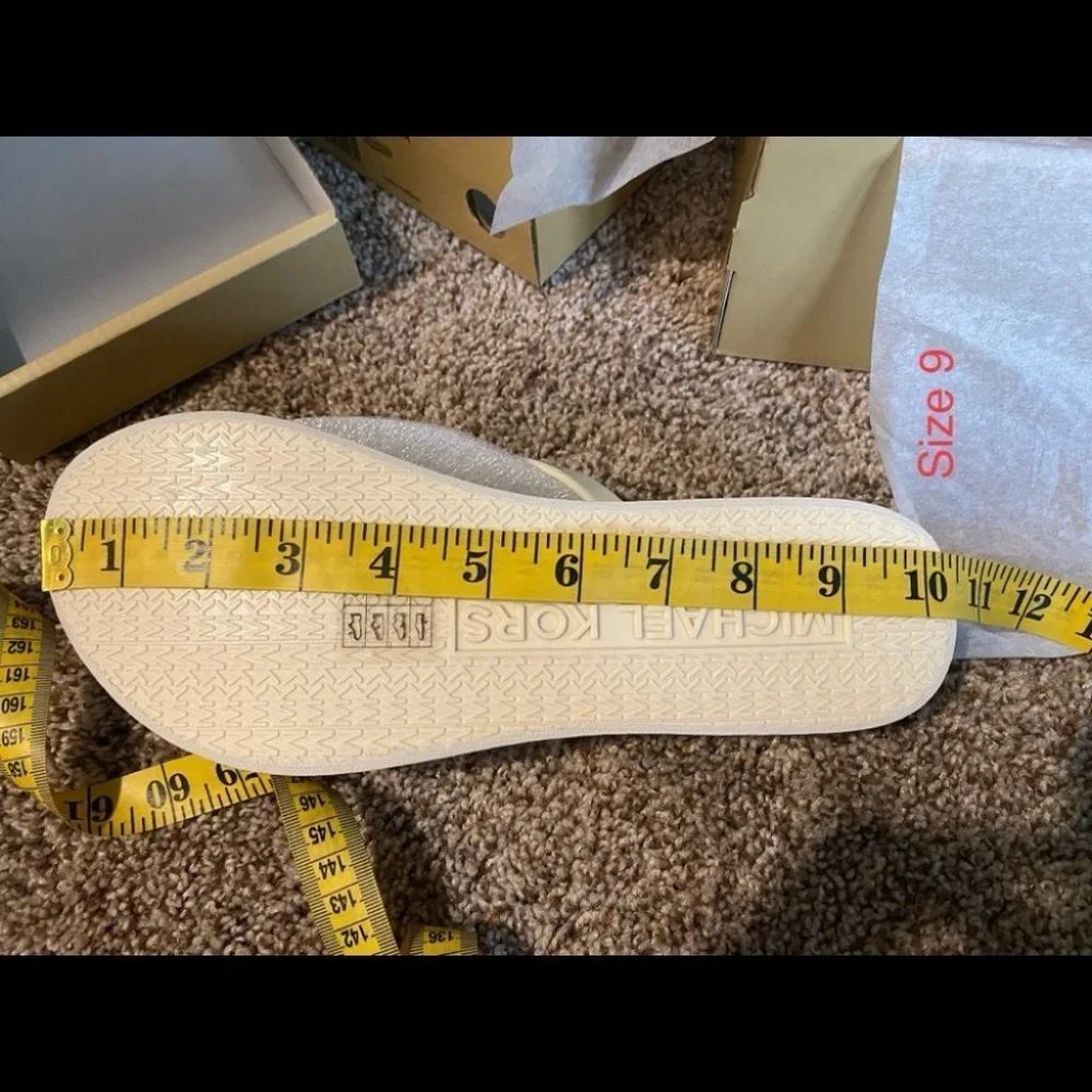 Michael Kors Flip Flop slipper  -Vanilla - Picture 12 of 13